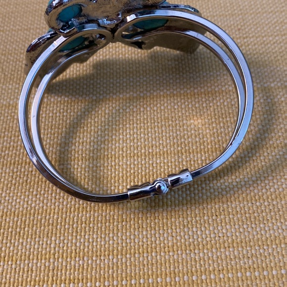 Butterfly bracelet - Picture 5 of 7